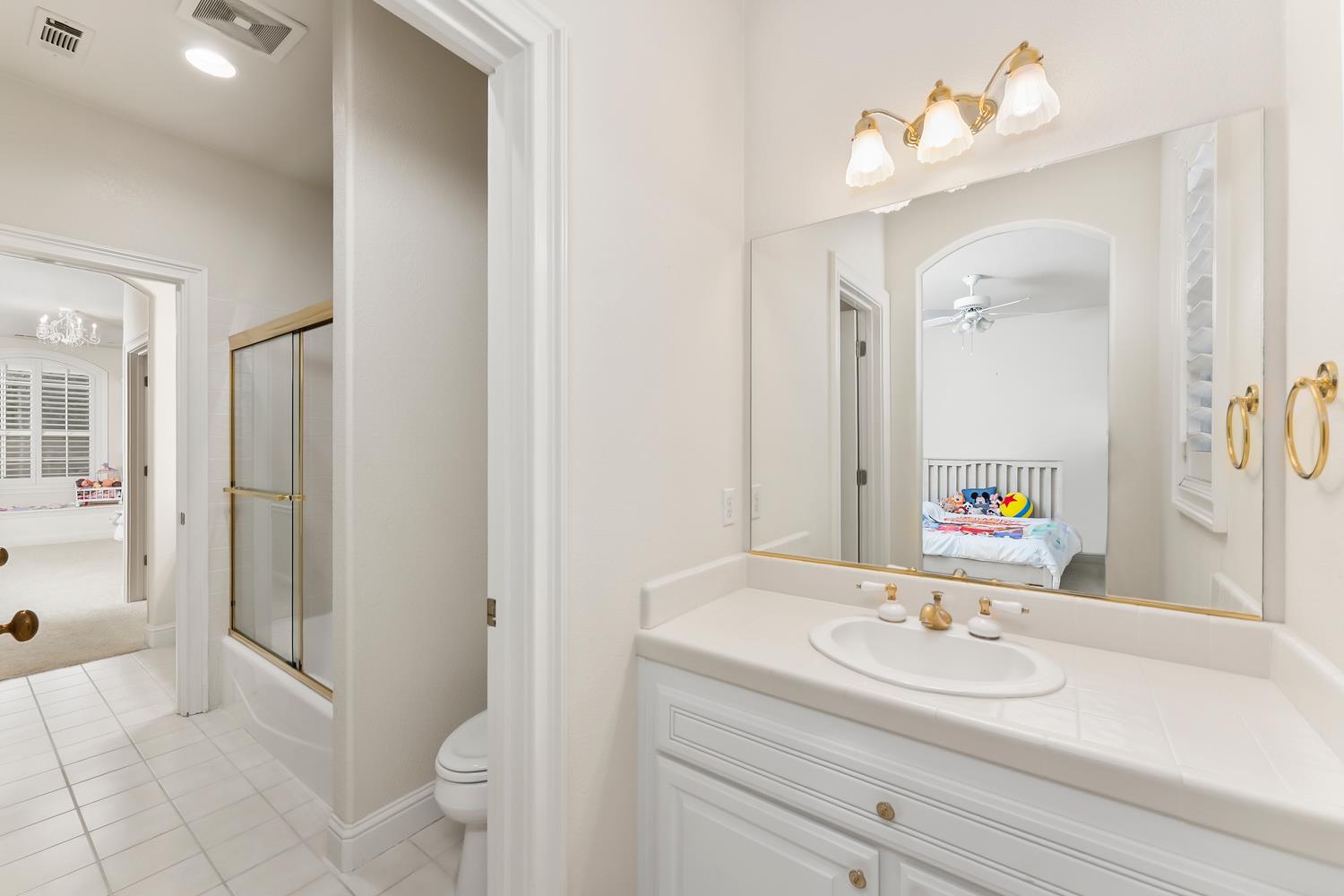 5150 Westbury Circle