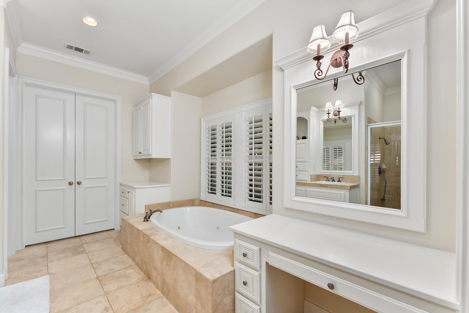 5150 Westbury Circle