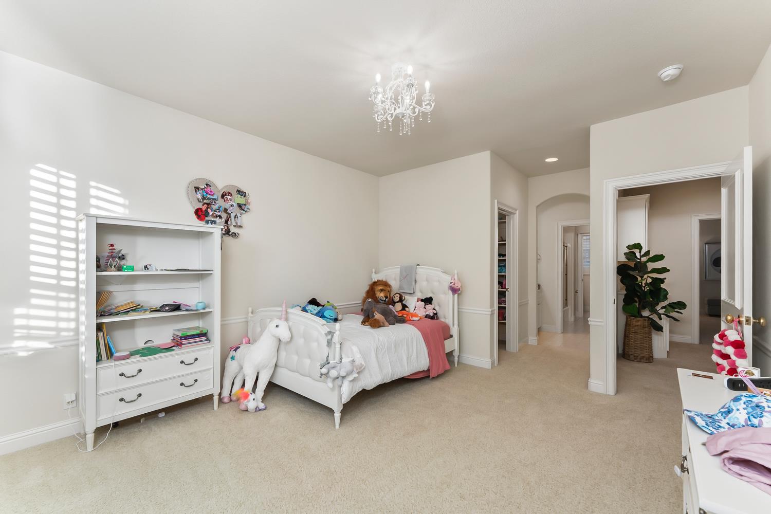 5150 Westbury Circle