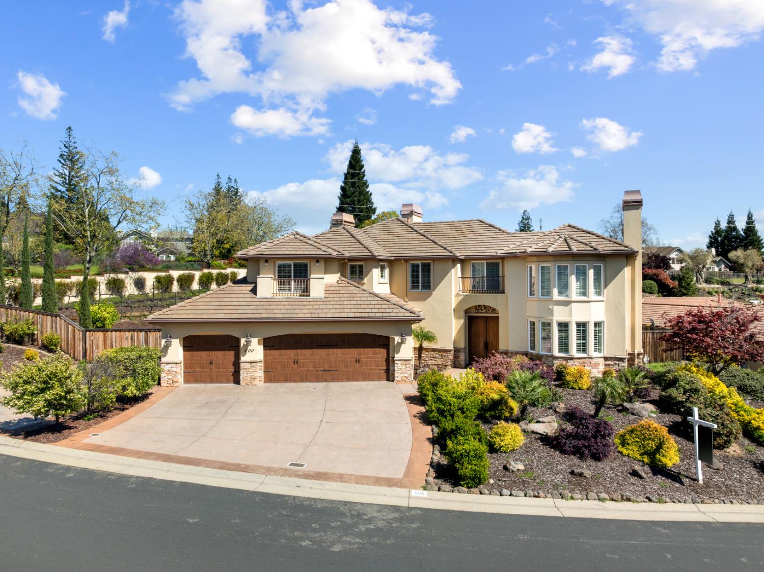 600 Landrise Court