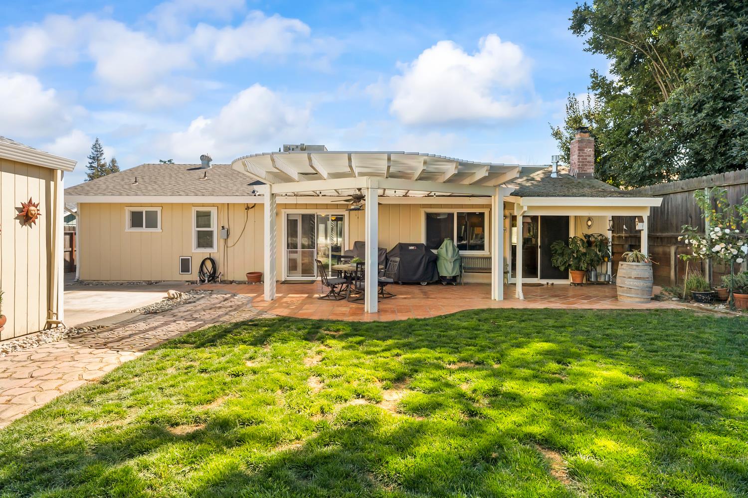 1520 Crestmont Oak Drive