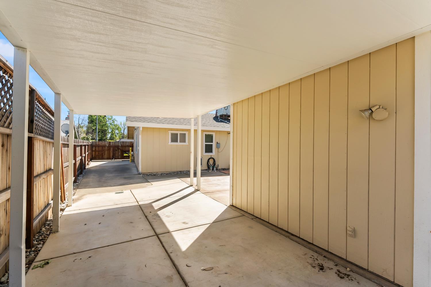 1520 Crestmont Oak Drive