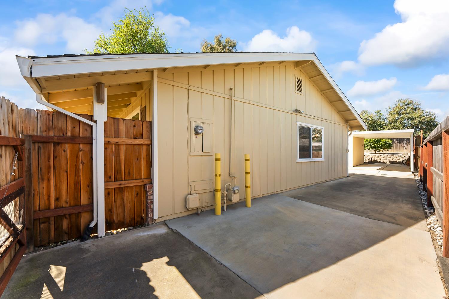 1520 Crestmont Oak Drive