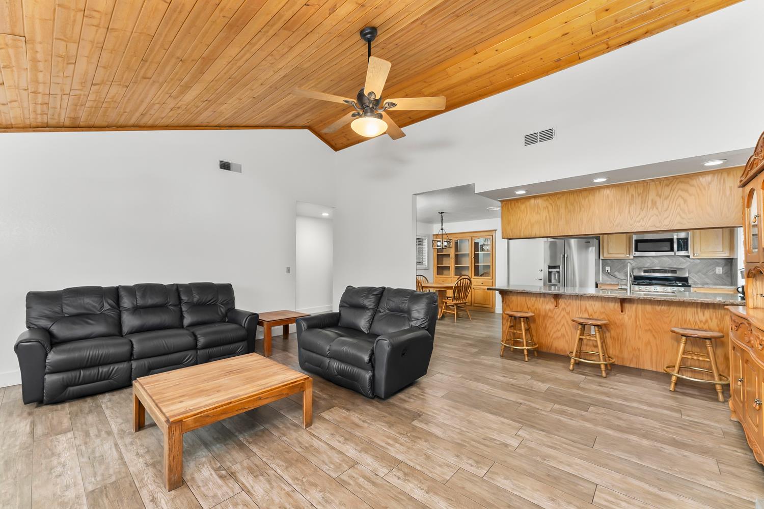 1520 Crestmont Oak Drive