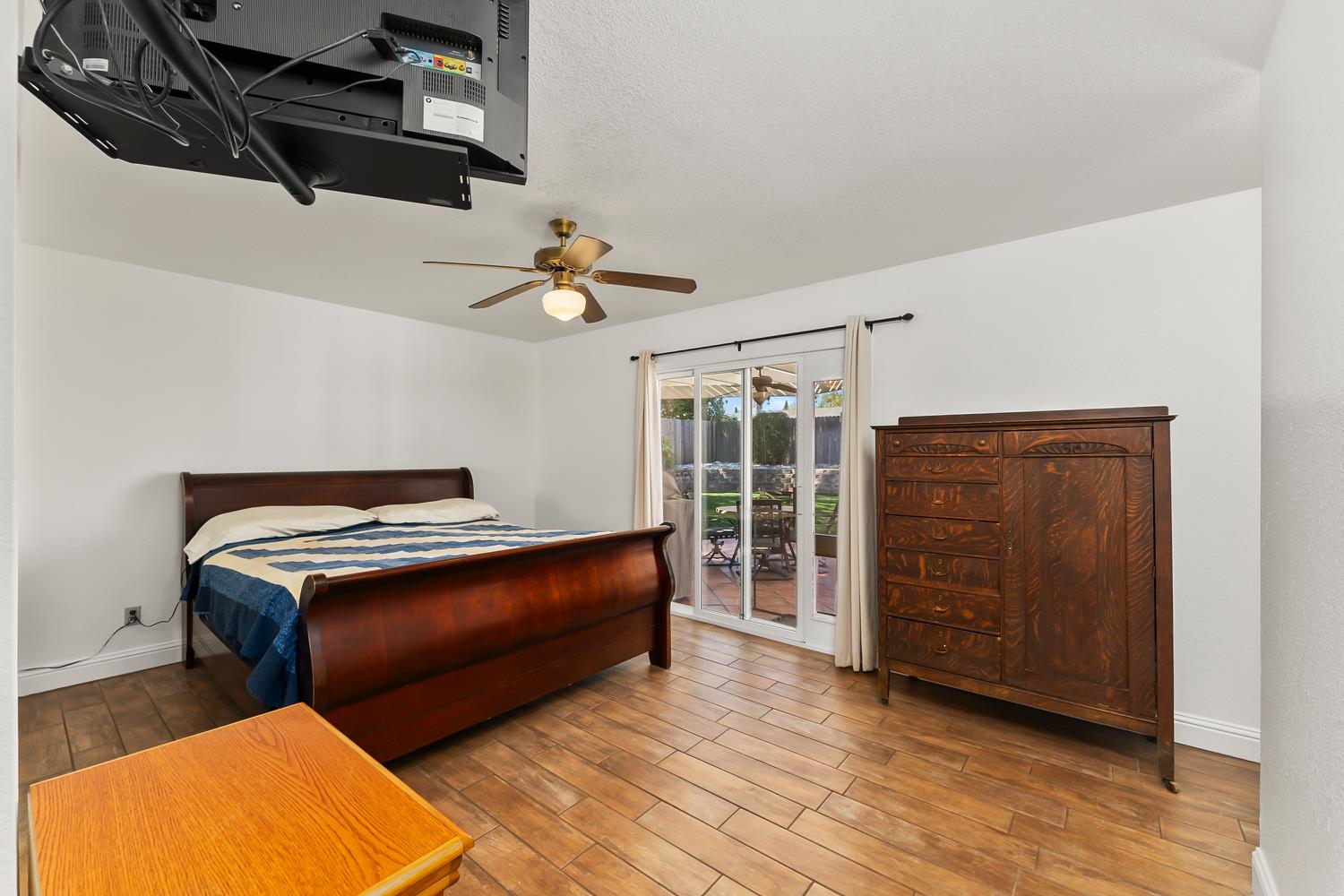 1520 Crestmont Oak Drive