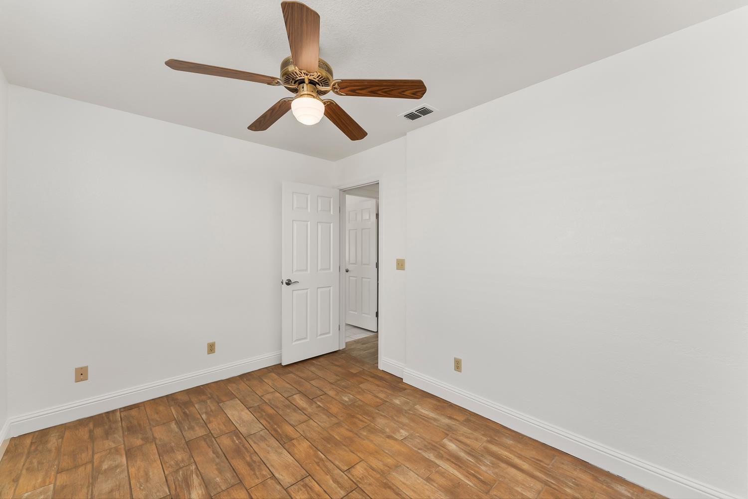 1520 Crestmont Oak Drive