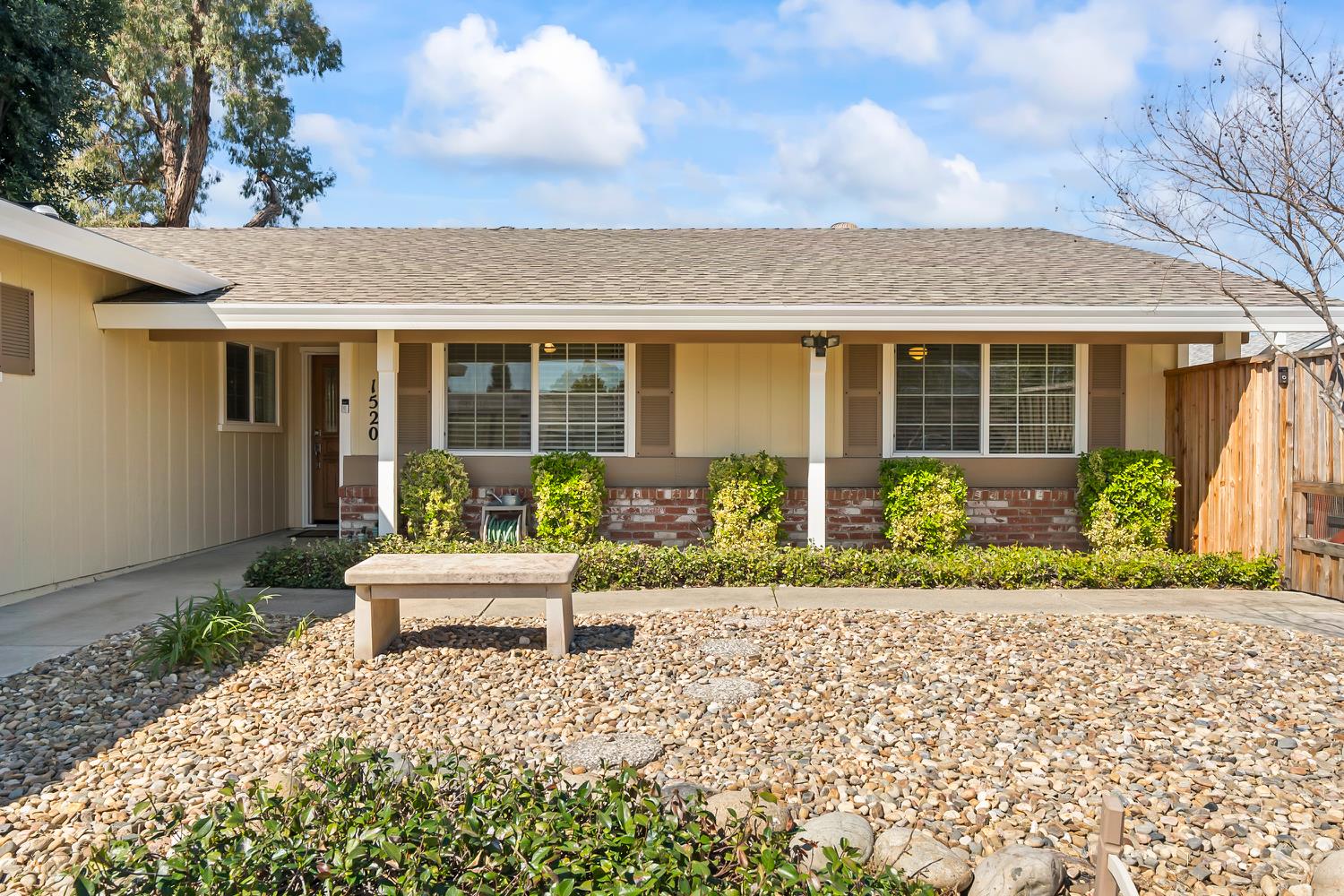 1520 Crestmont Oak Drive