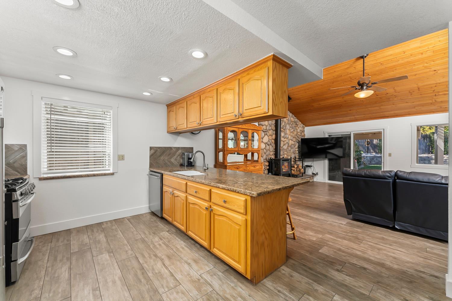 1520 Crestmont Oak Drive