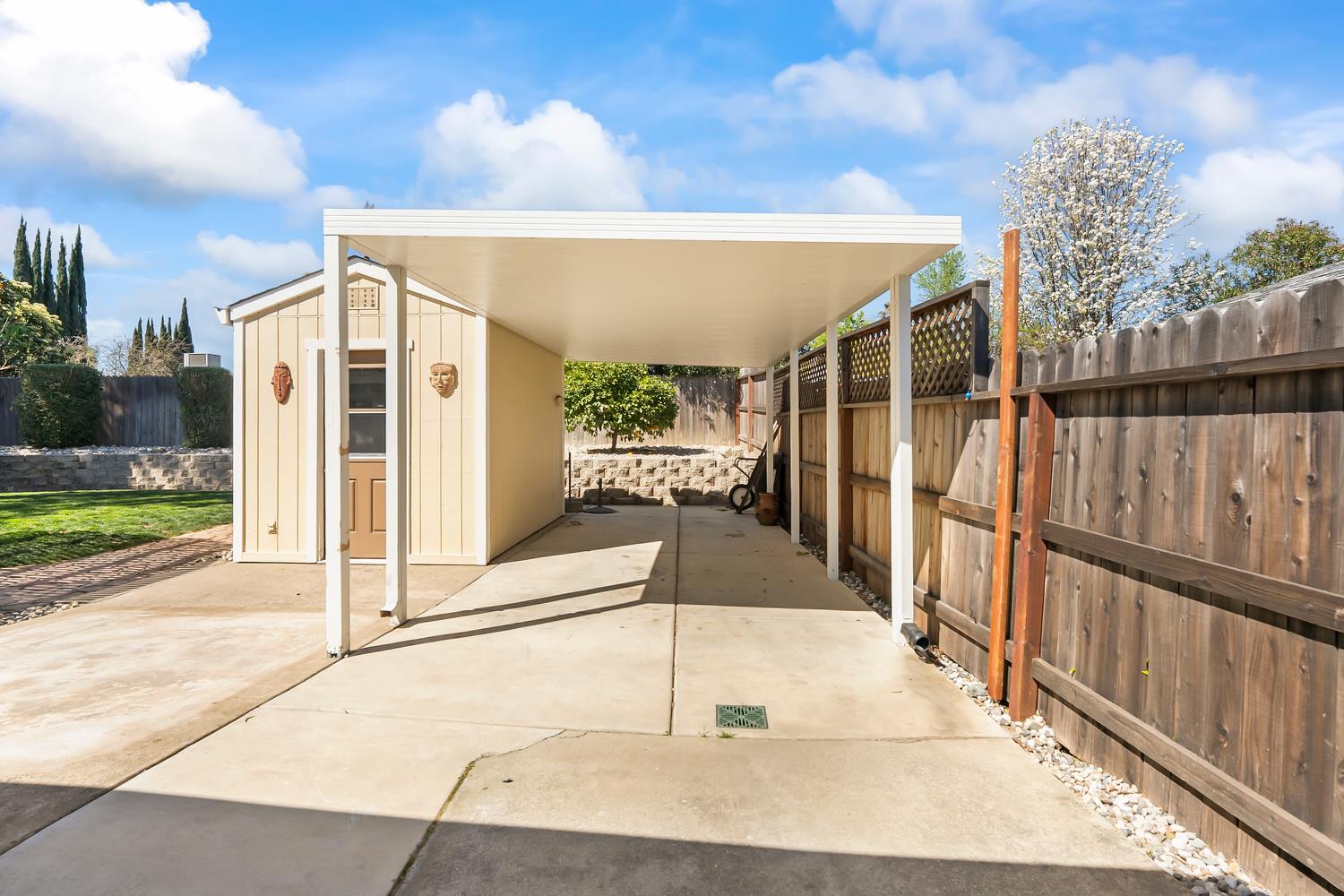 1520 Crestmont Oak Drive