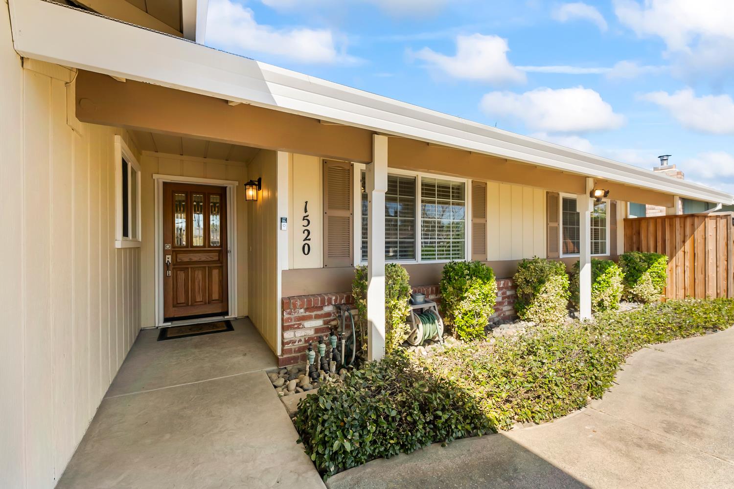 1520 Crestmont Oak Drive