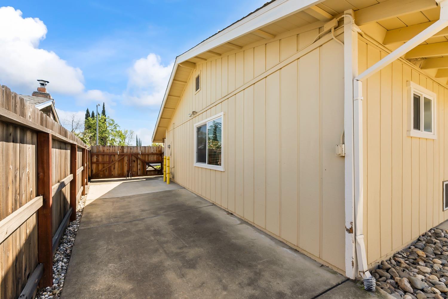 1520 Crestmont Oak Drive