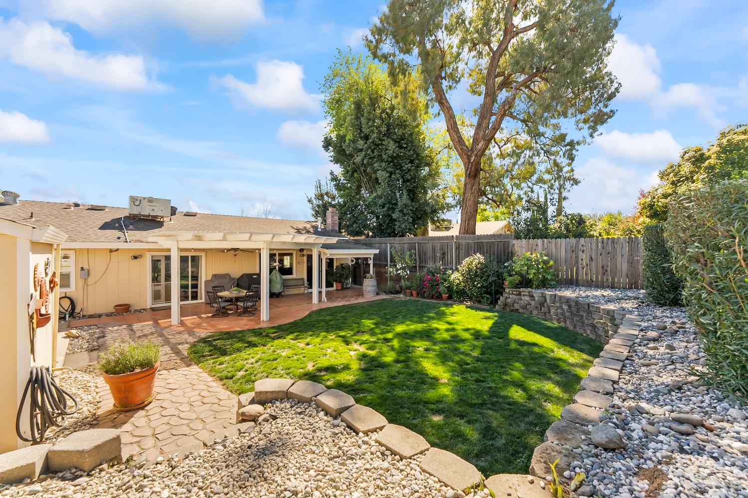 1520 Crestmont Oak Drive