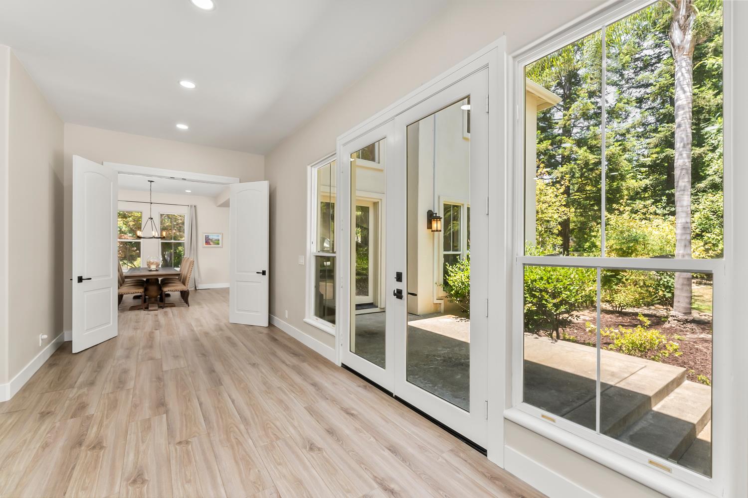 5142 westbury Circle