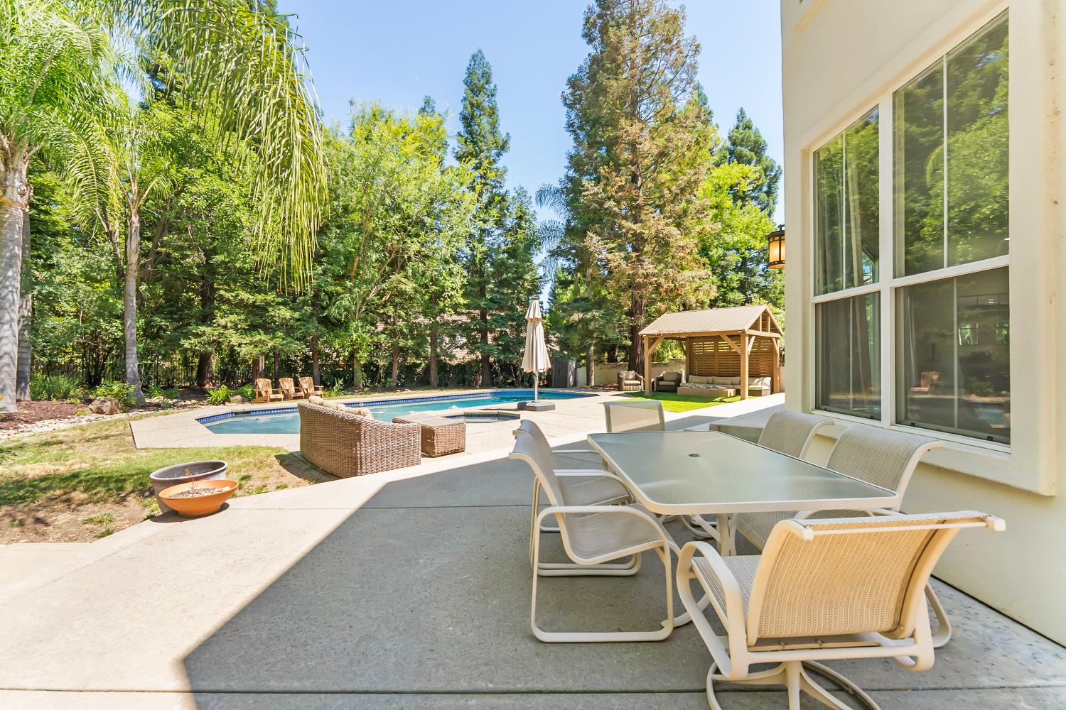 5142 westbury Circle