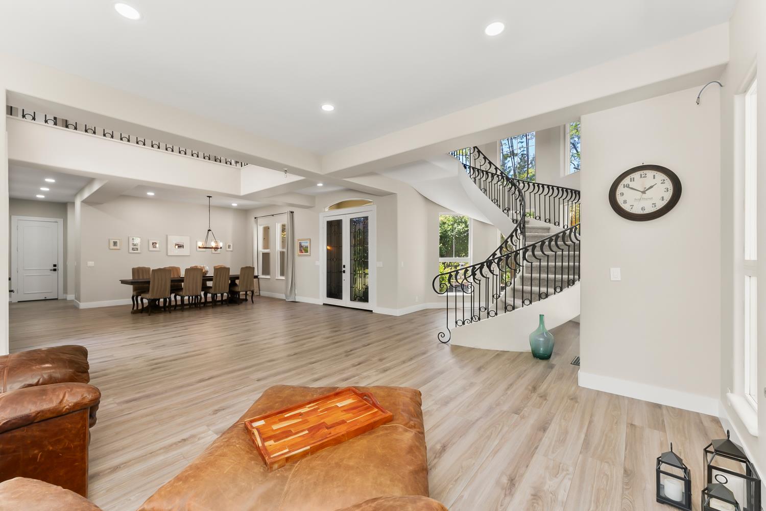 5142 westbury Circle