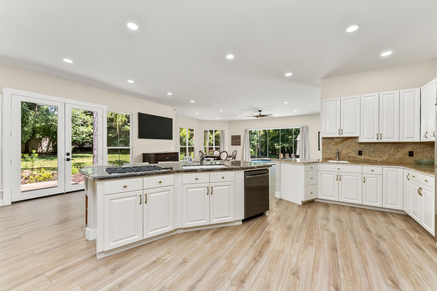 5142 westbury Circle