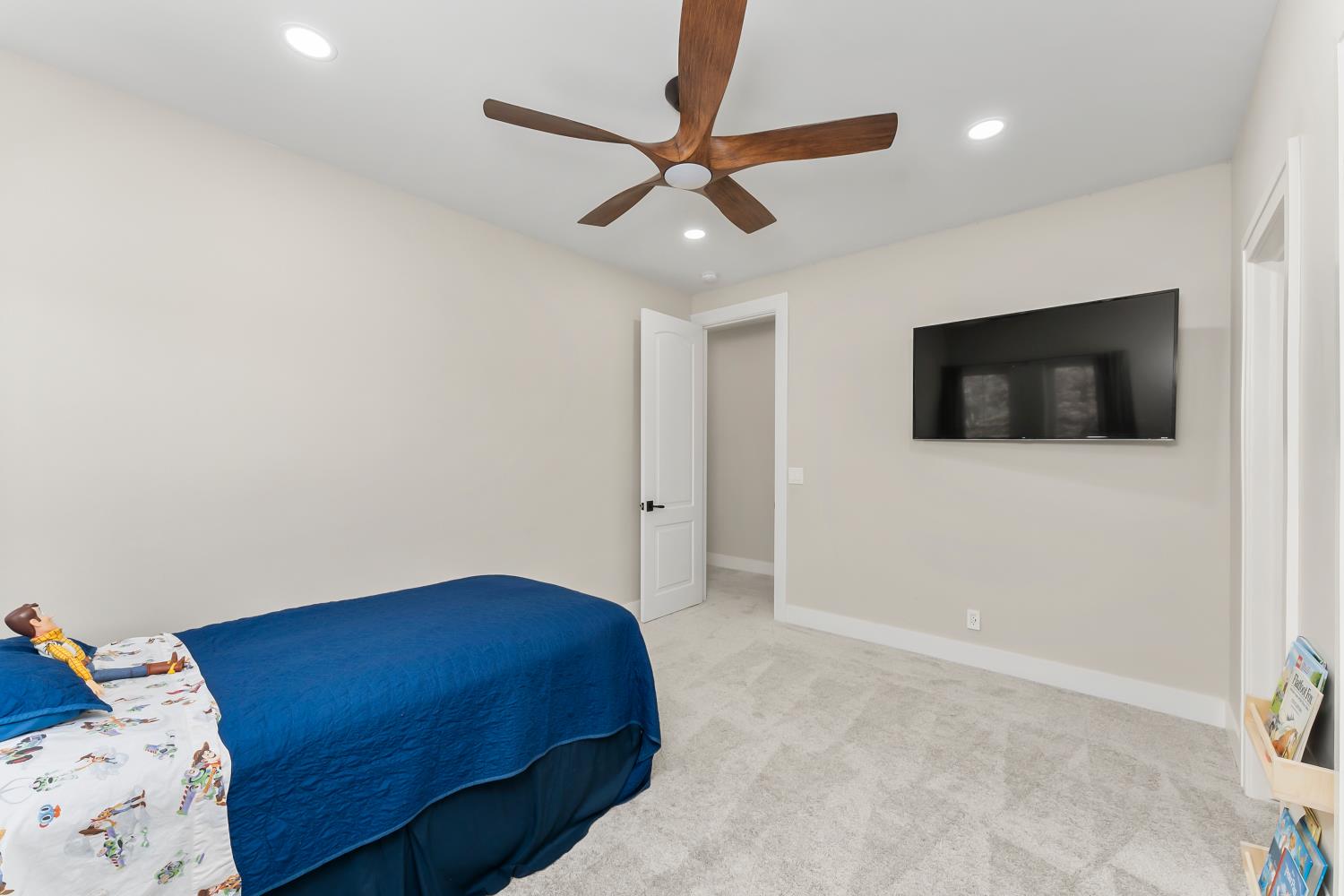 5142 westbury Circle