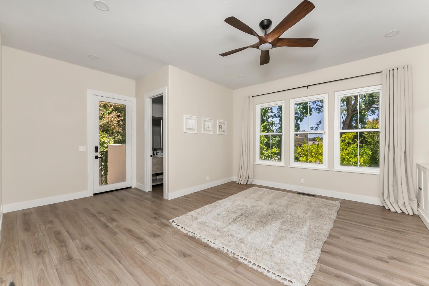 5142 westbury Circle
