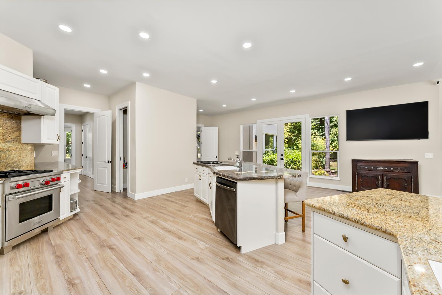 5142 westbury Circle