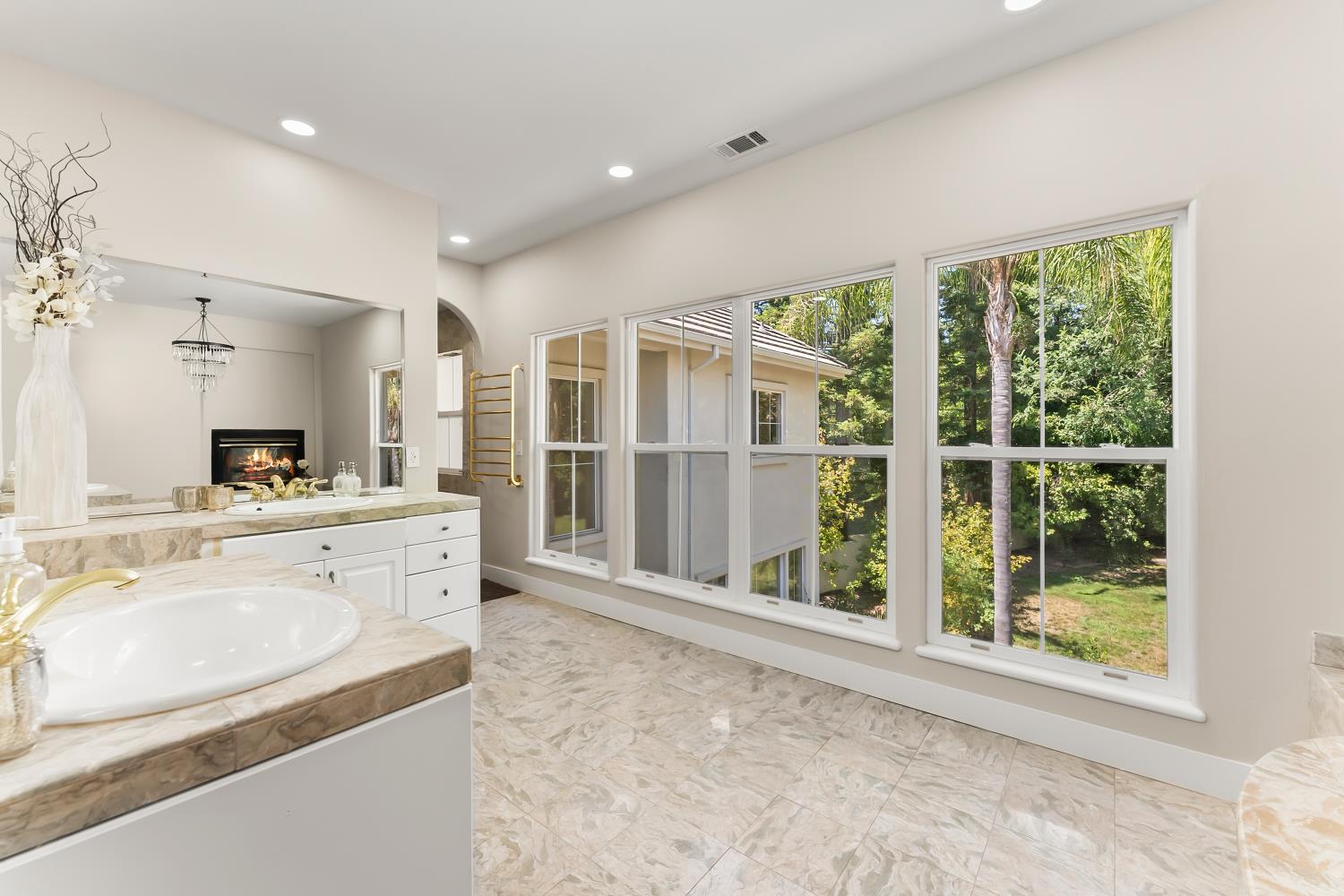5142 westbury Circle