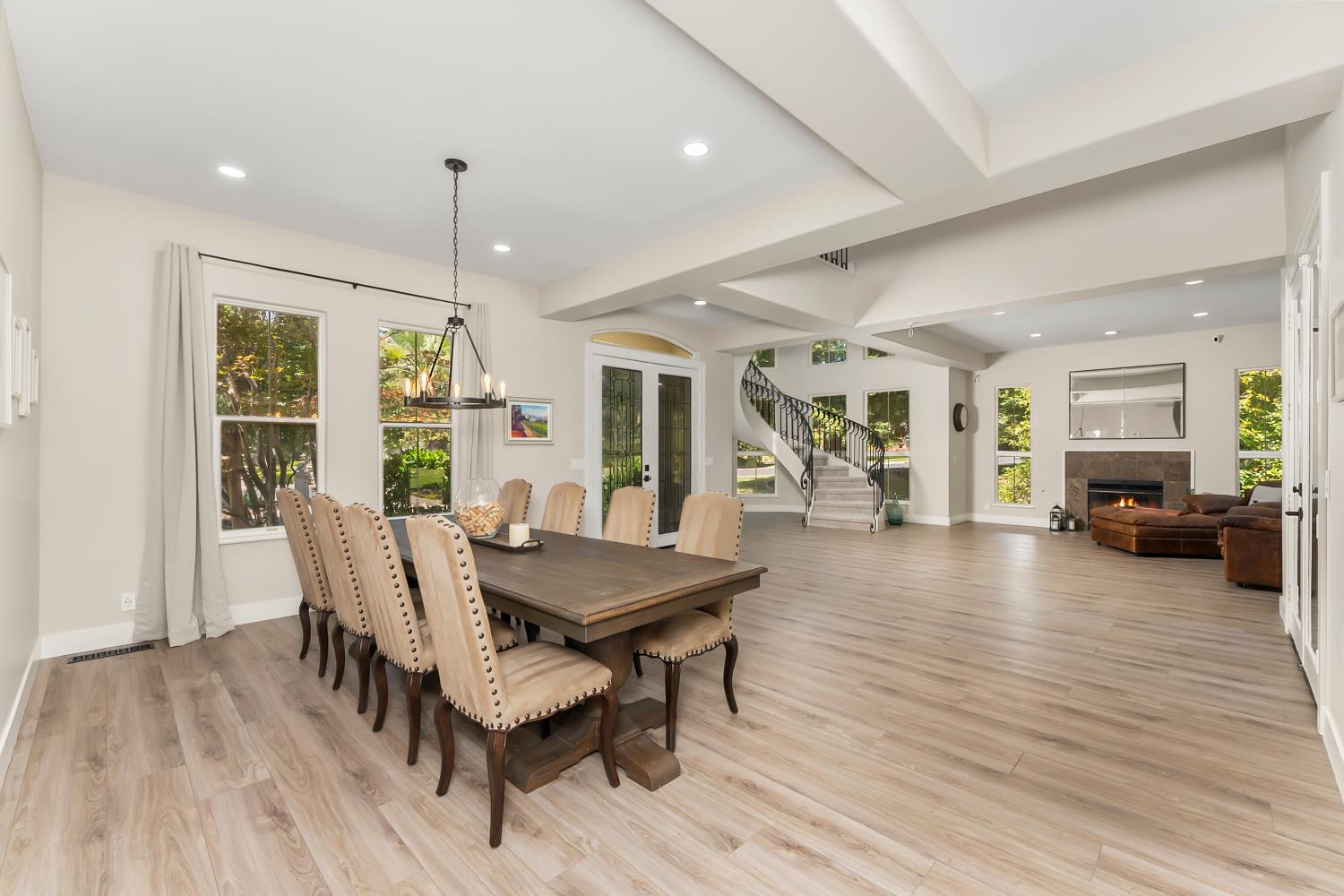 5142 westbury Circle