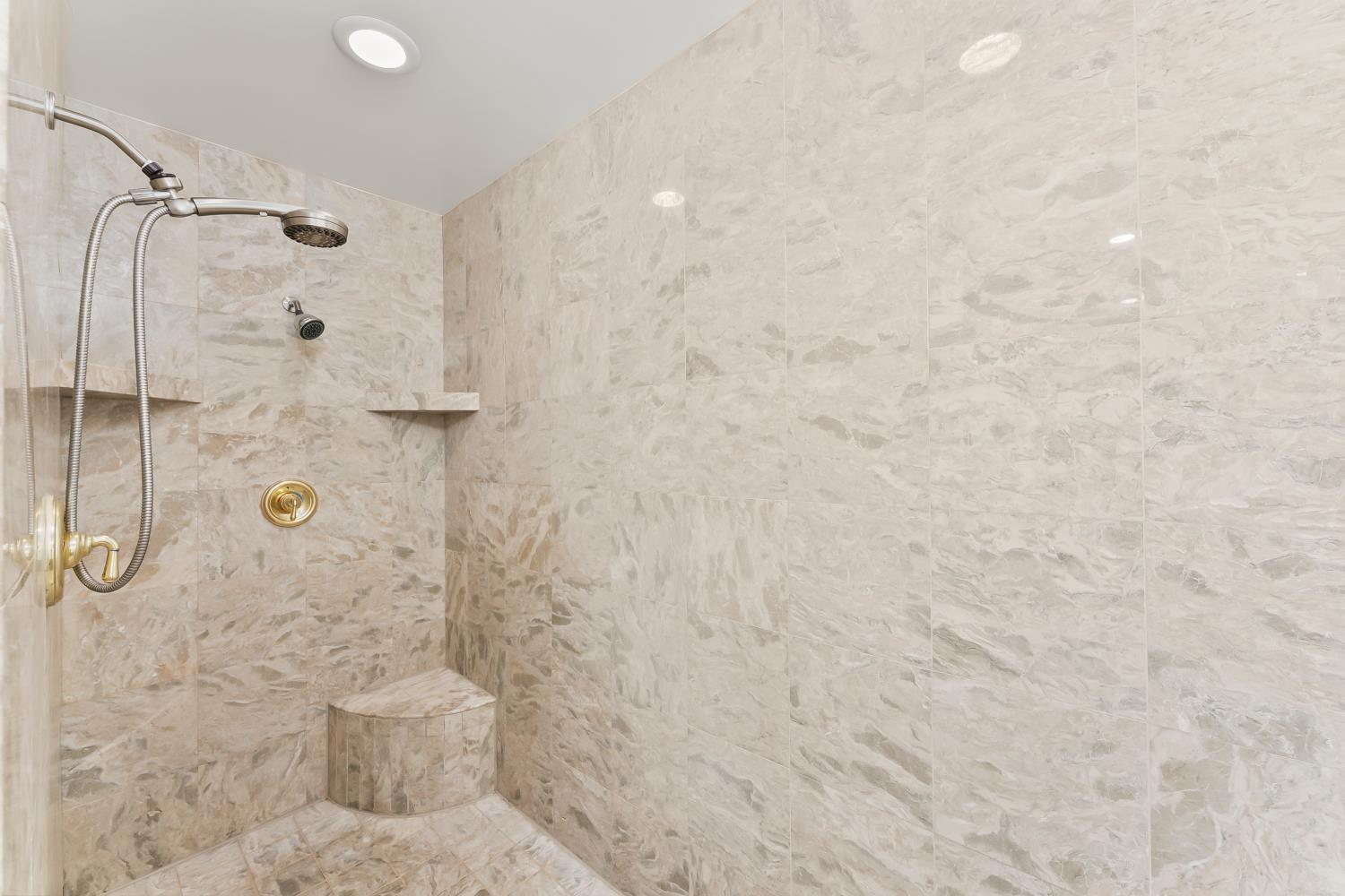 5142 westbury Circle