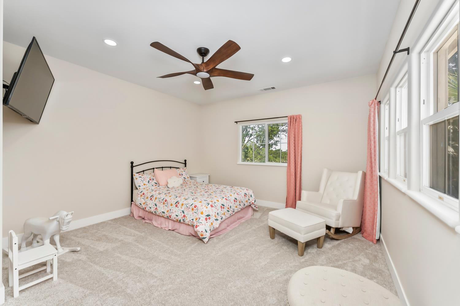 5142 westbury Circle