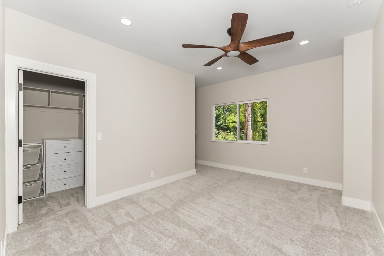 5142 westbury Circle