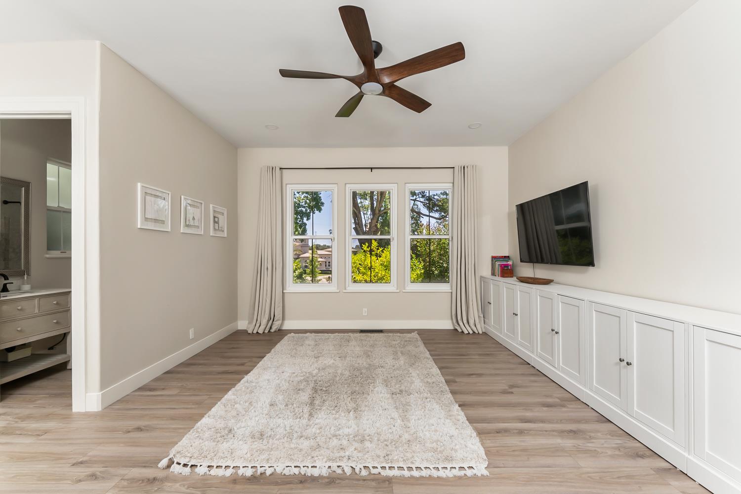 5142 westbury Circle