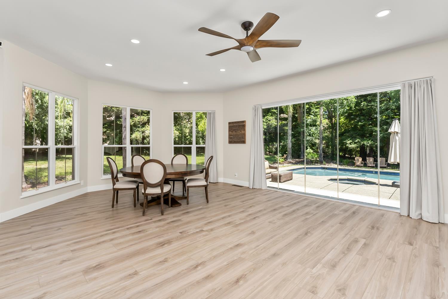 5142 westbury Circle