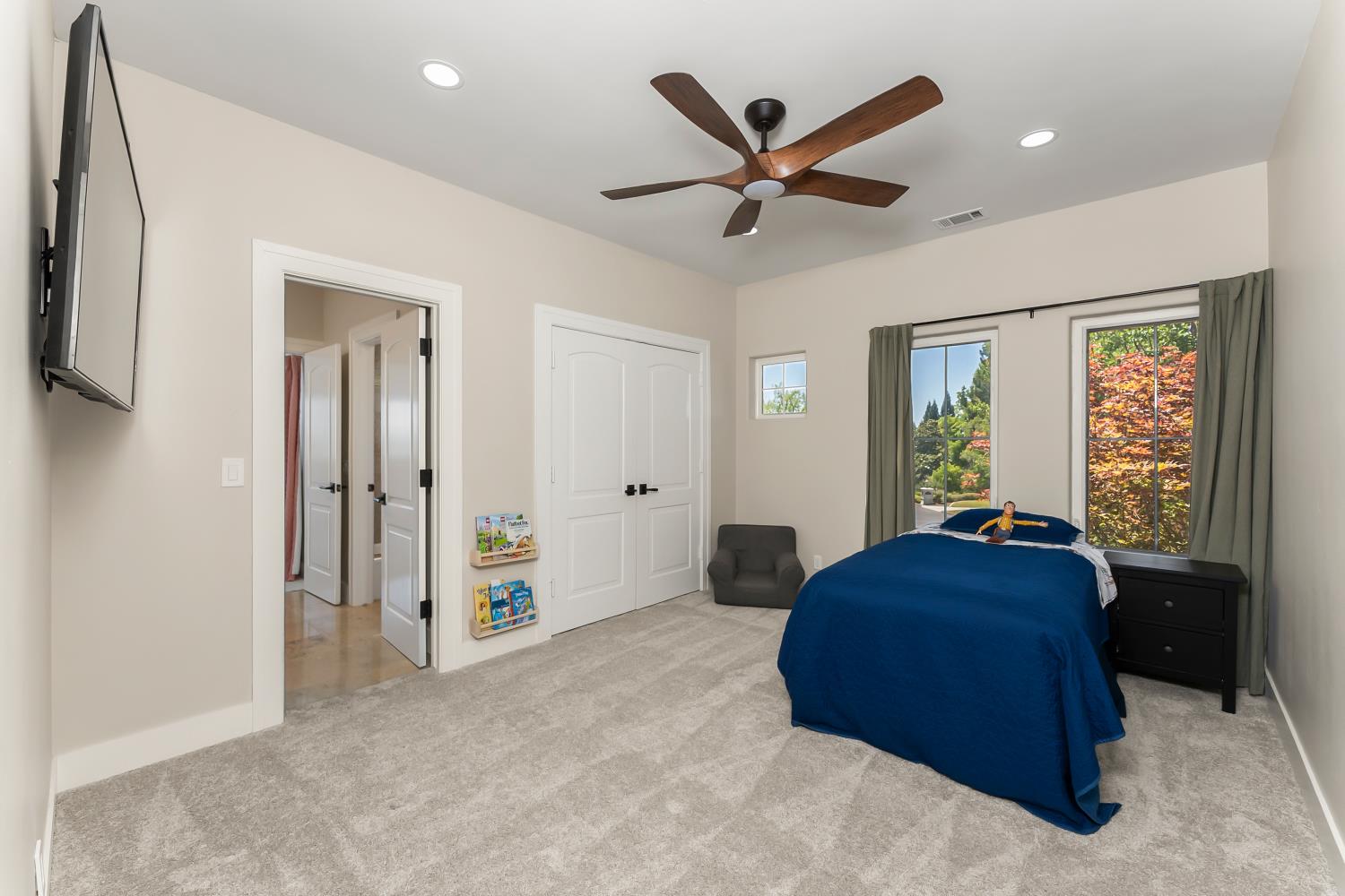 5142 westbury Circle