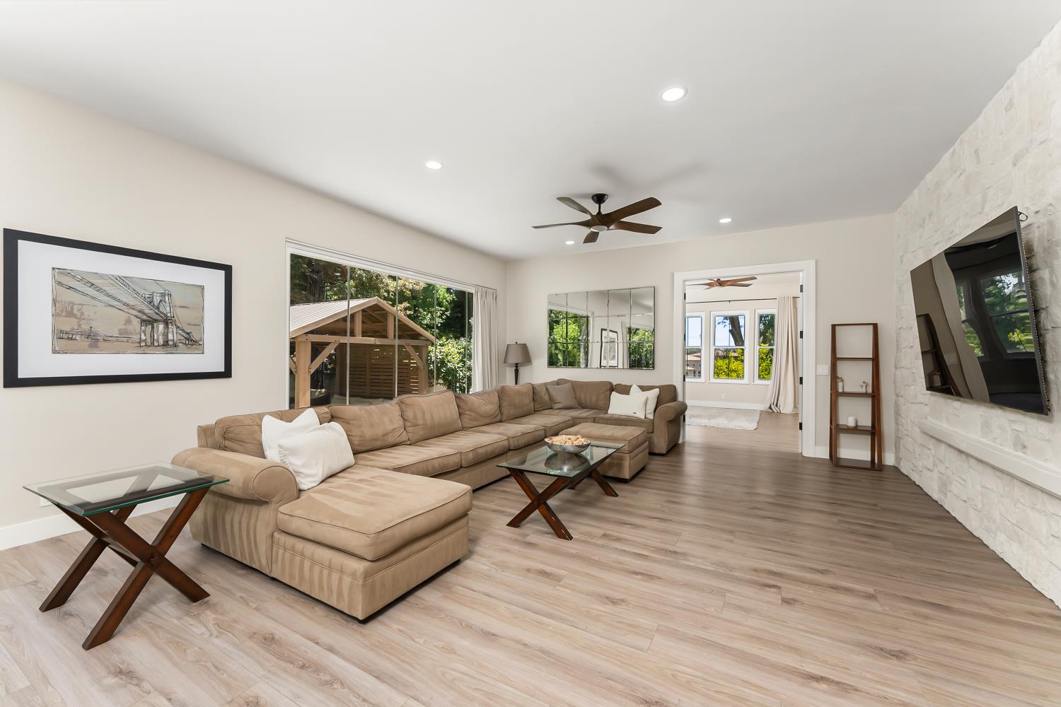 5142 westbury Circle