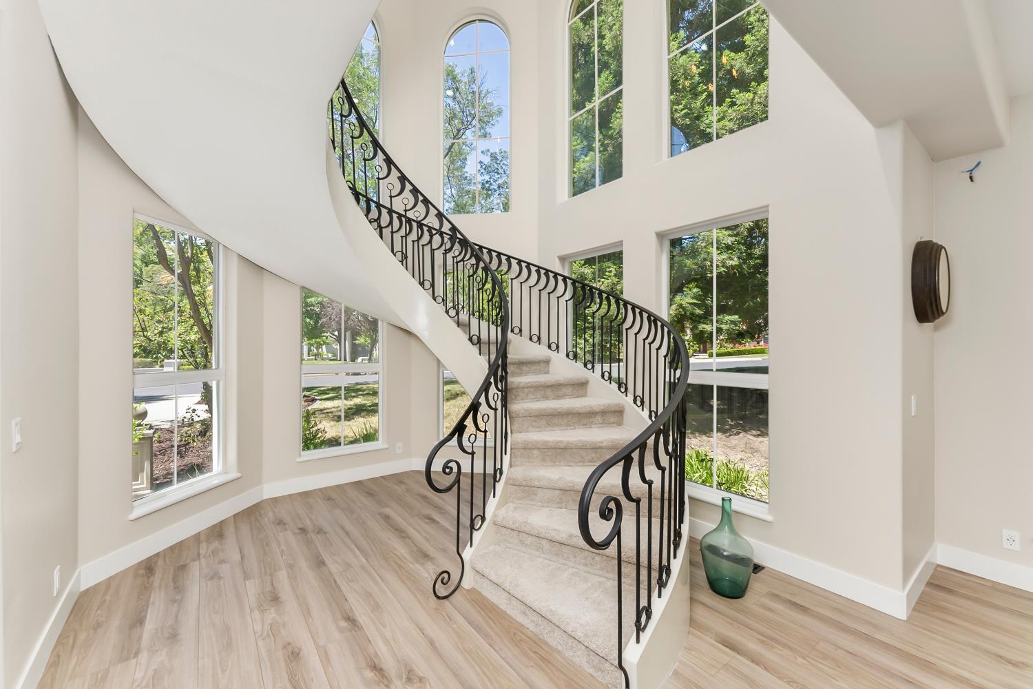 5142 westbury Circle