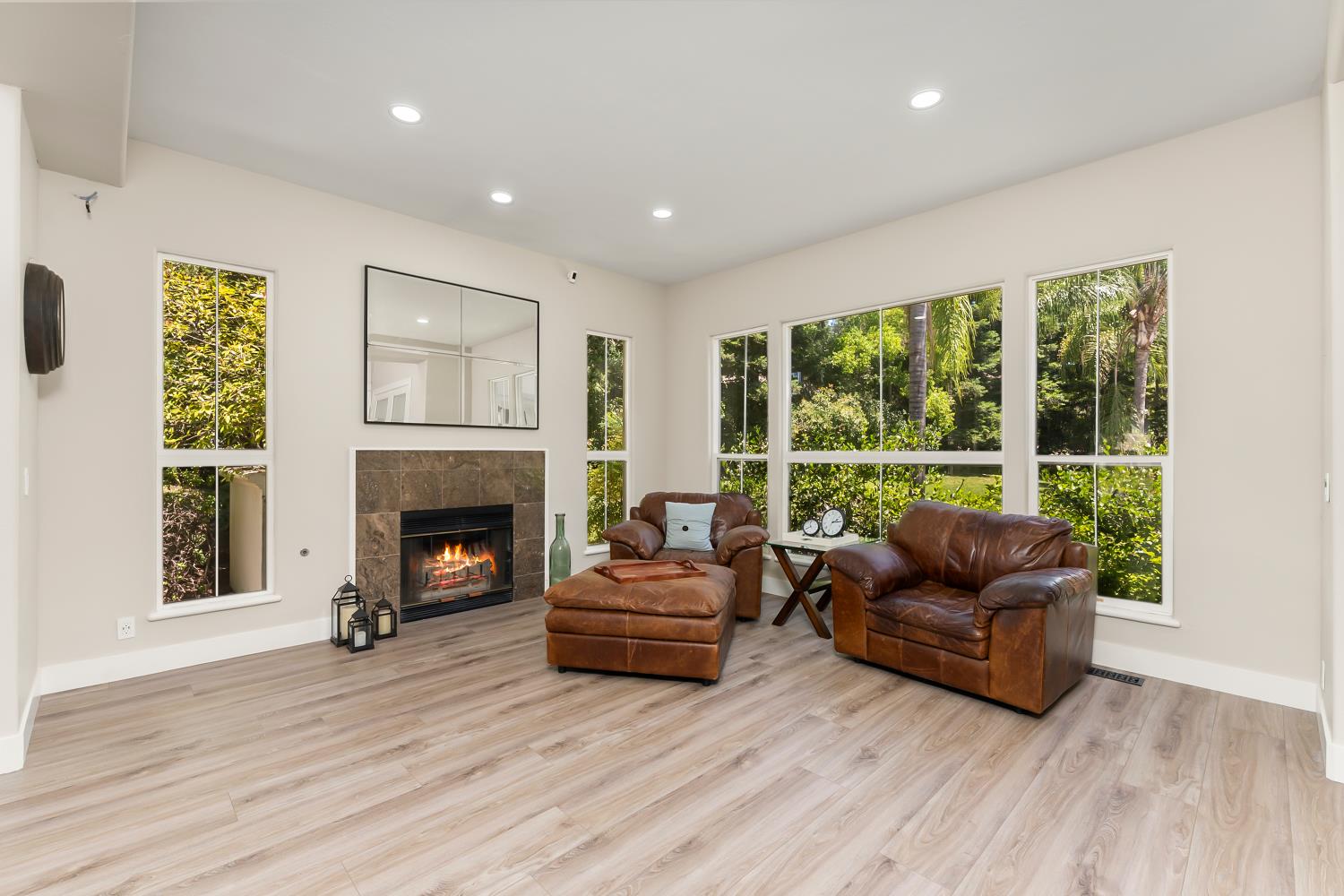 5142 westbury Circle