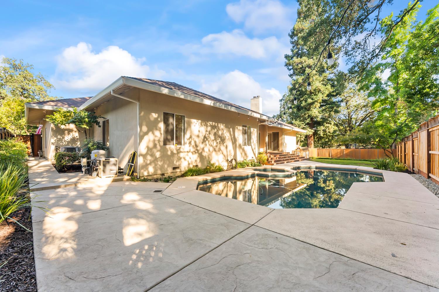 8438 Friar Tuck Way