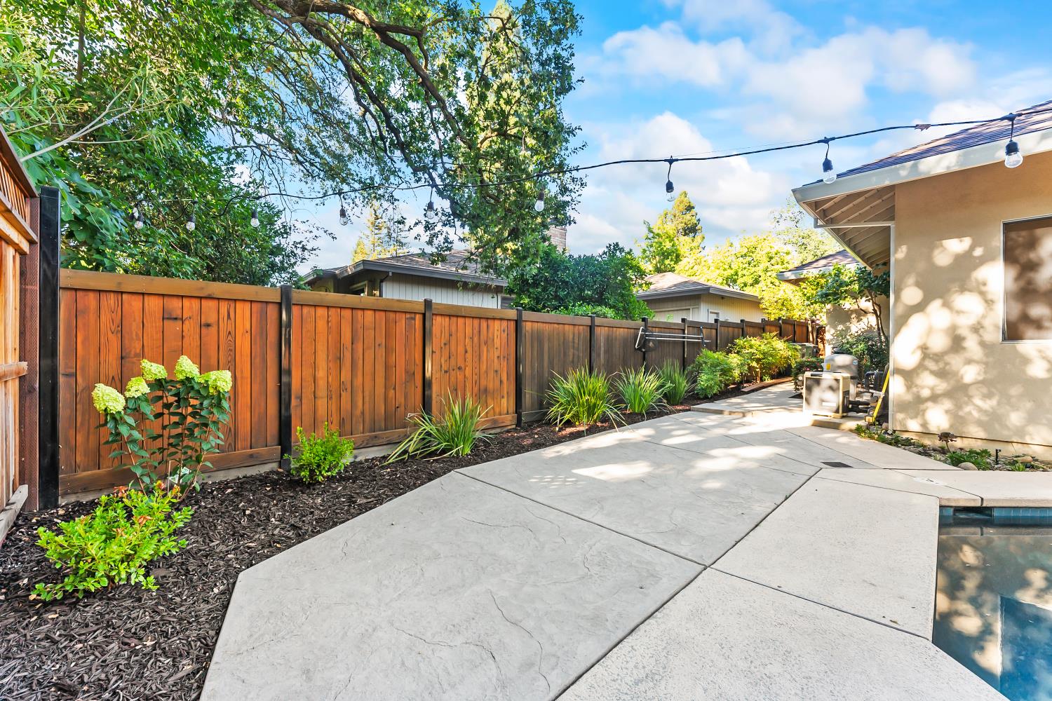 8438 Friar Tuck Way