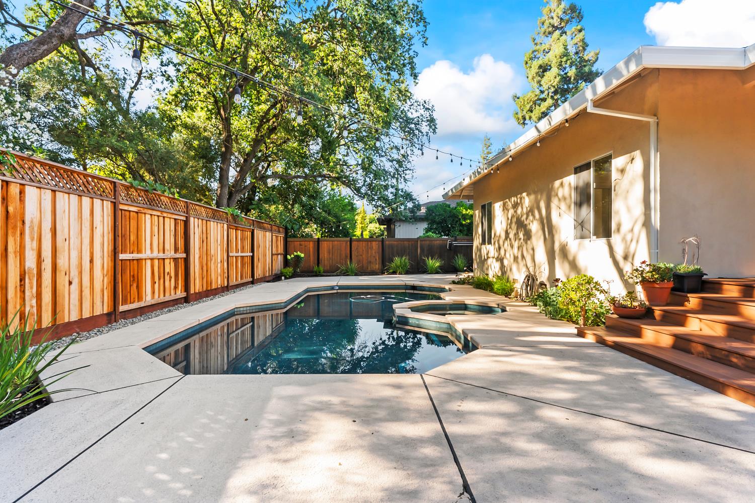 8438 Friar Tuck Way