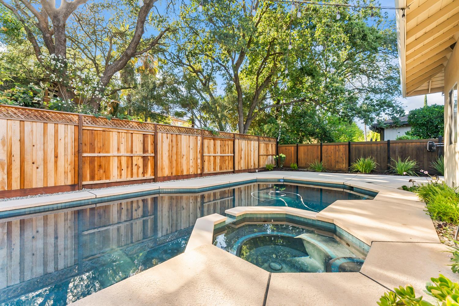8438 Friar Tuck Way