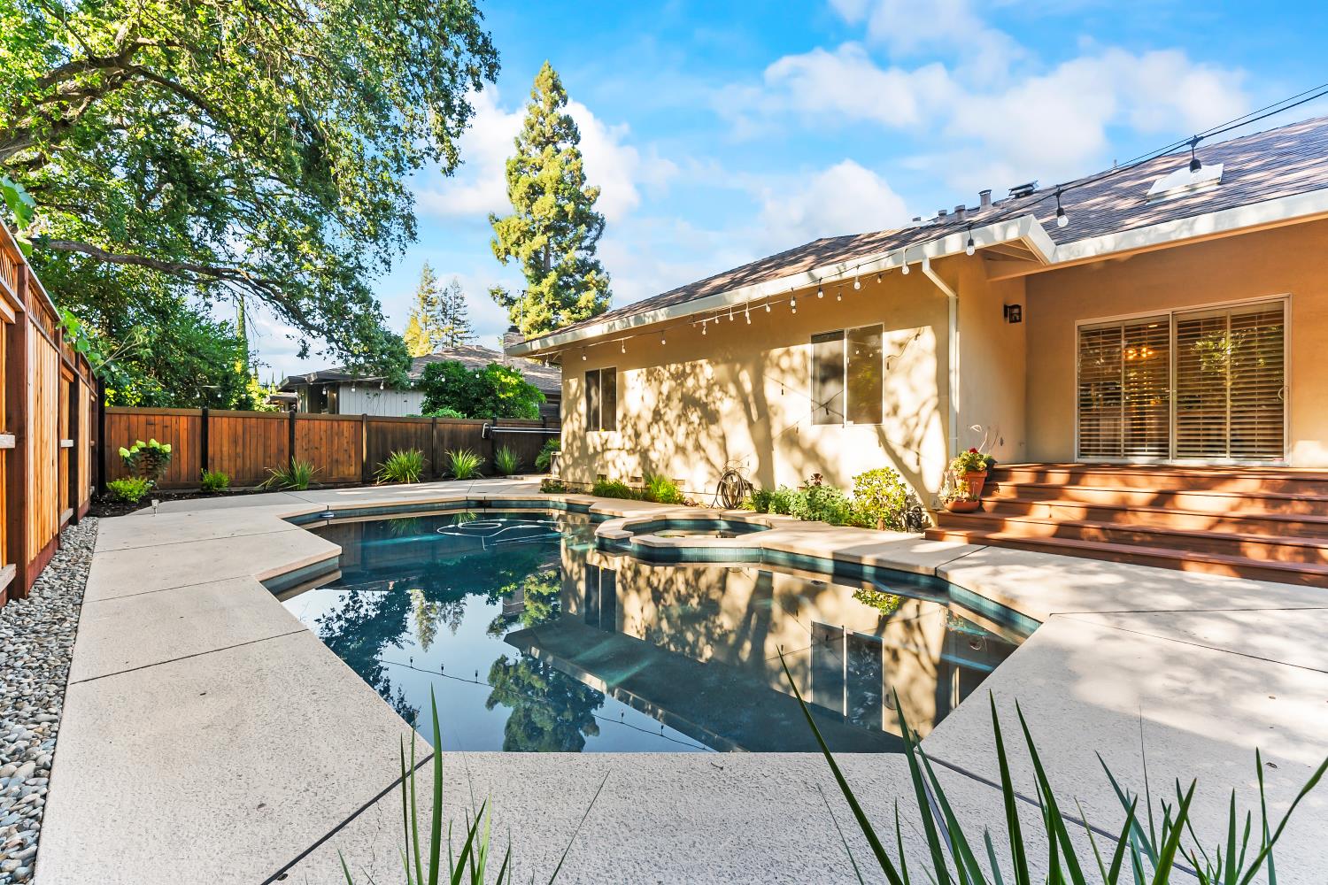 8438 Friar Tuck Way