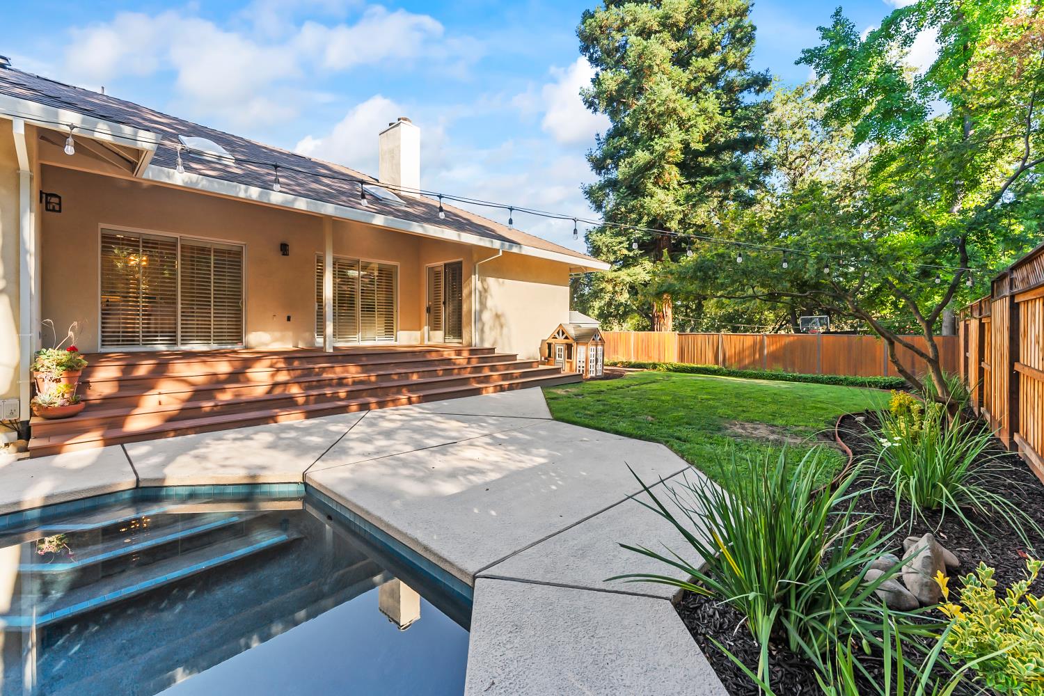 8438 Friar Tuck Way