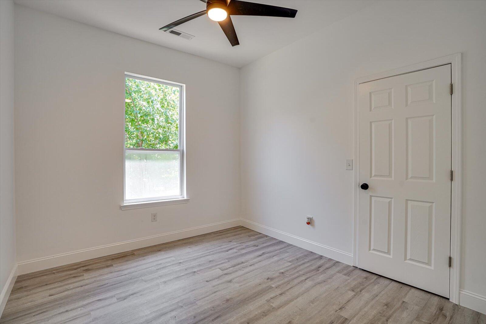 2409 N Chamberlain Ave