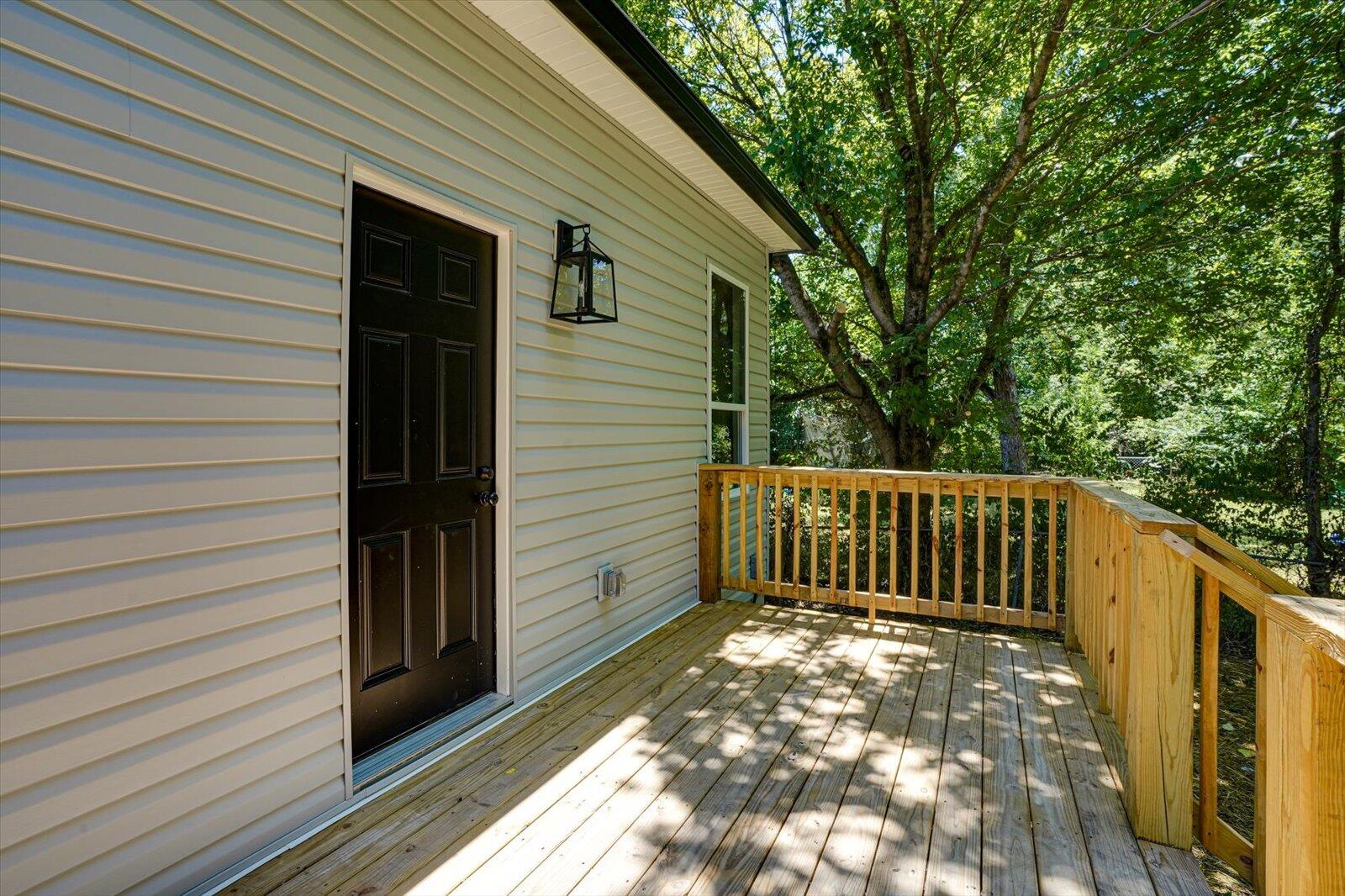 2409 N Chamberlain Ave