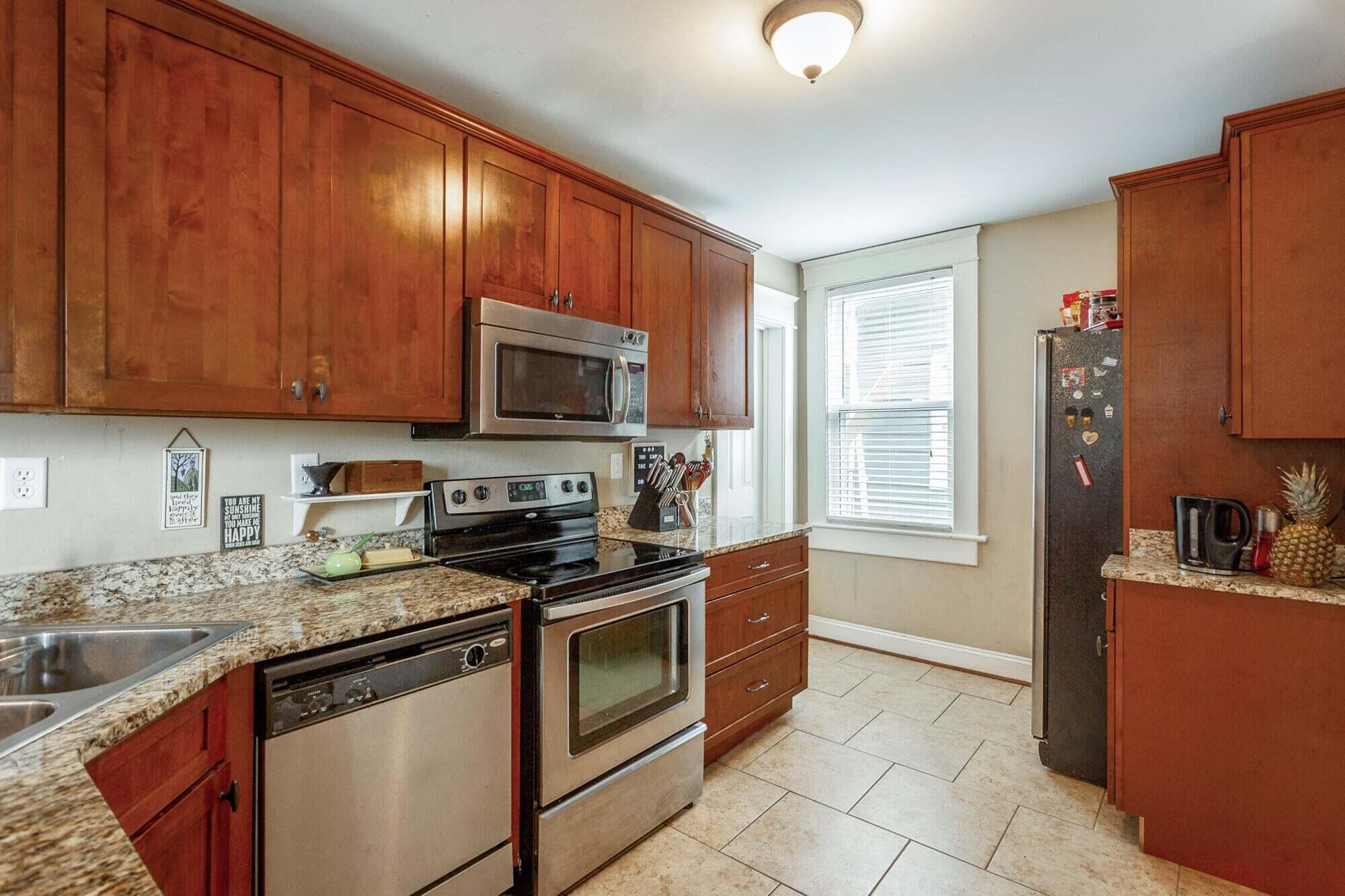 906 S Highland Park Avenue