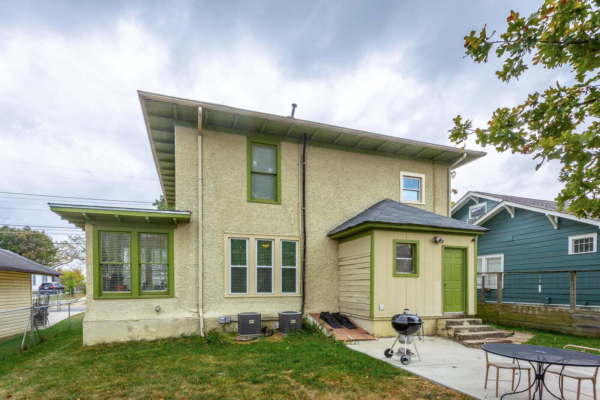 906 S Highland Park Avenue