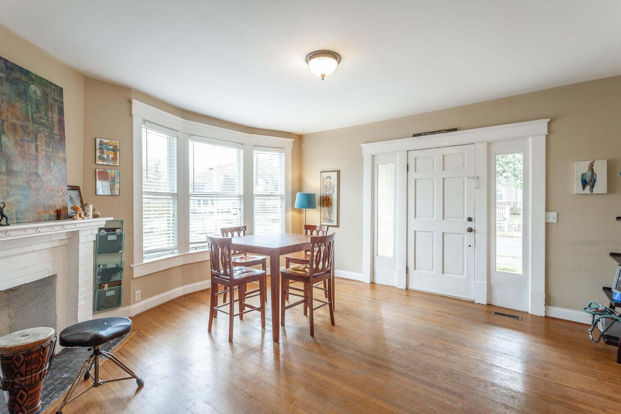 906 S Highland Park Avenue