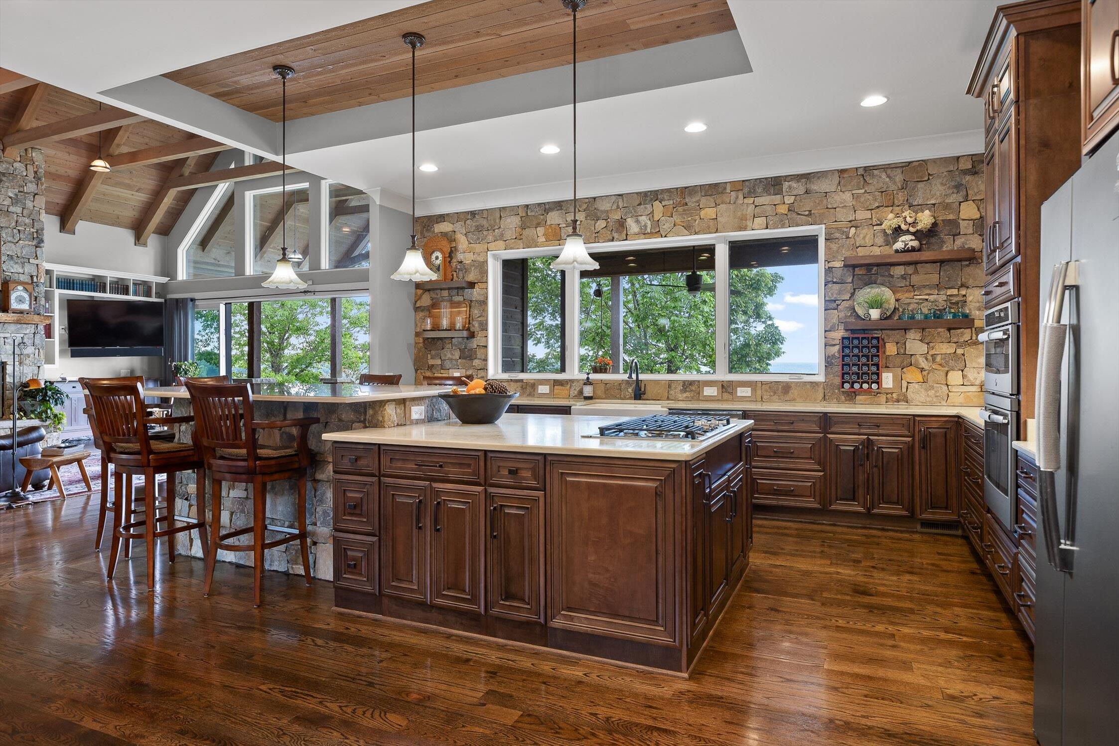 6835 Jasper Highlands Boulevard