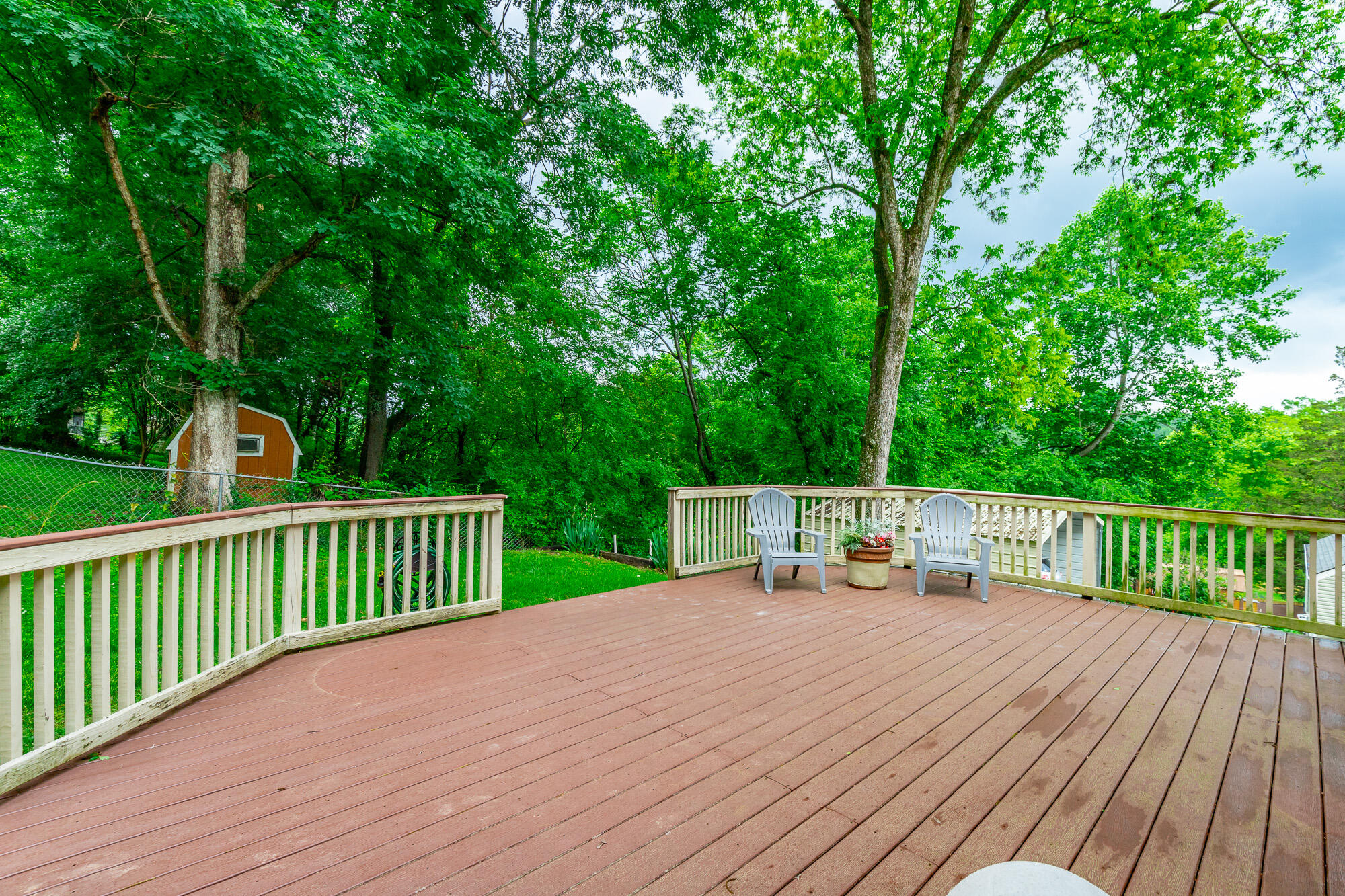 209 W Leawood Avenue