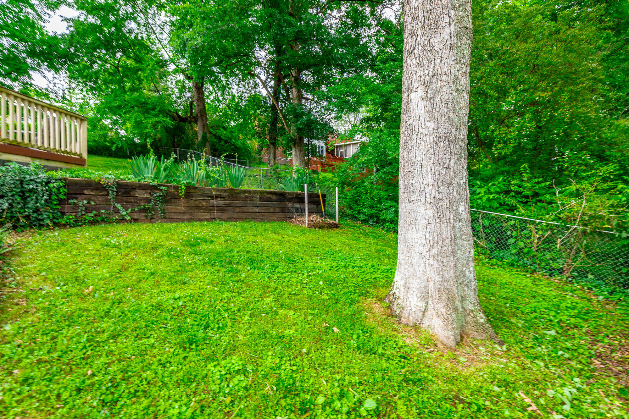 209 W Leawood Avenue