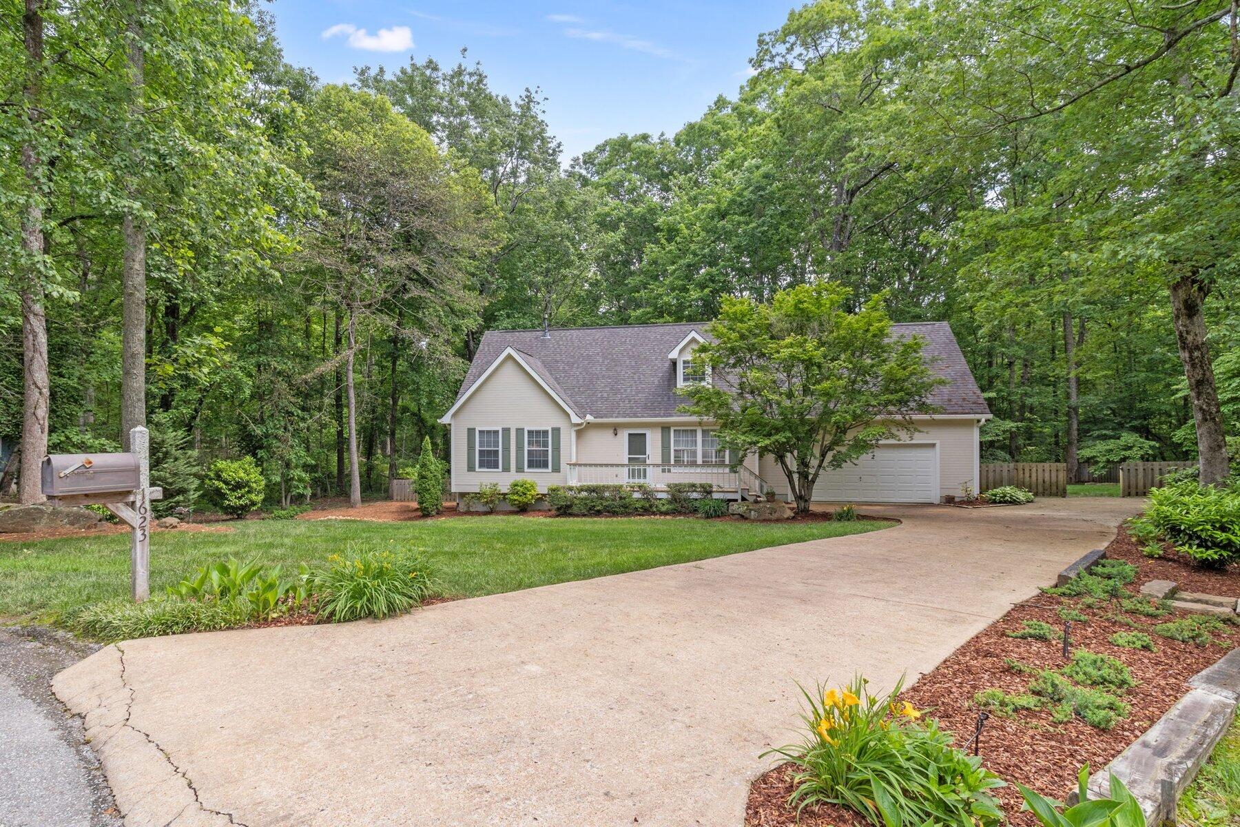 1623 Devlan Forest Lane