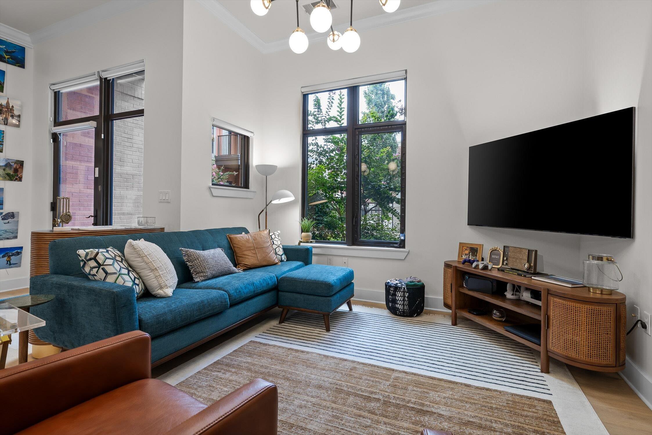 129 Walnut Street, Unit 20